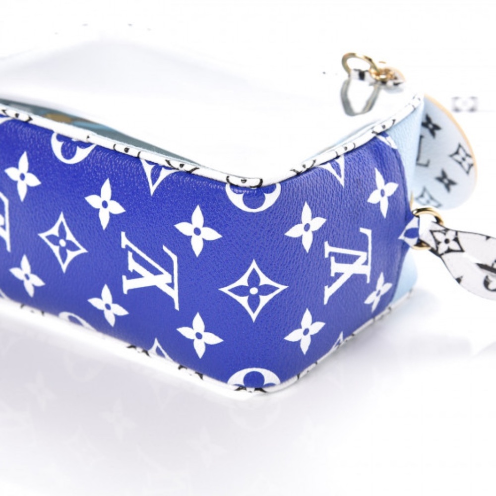 Louis Vuitton Monogram Giant Hawaii Beach Pouch Bl - Picture 7 of 7
